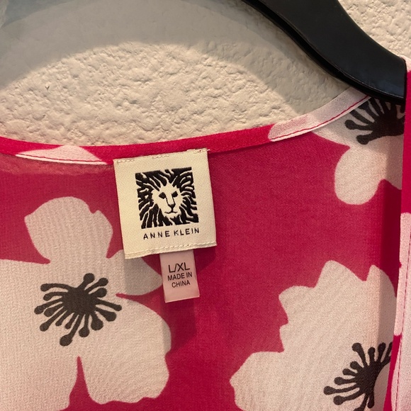 Anne Klein Large Pink, White and Black Shawl - Picture 2 of 2